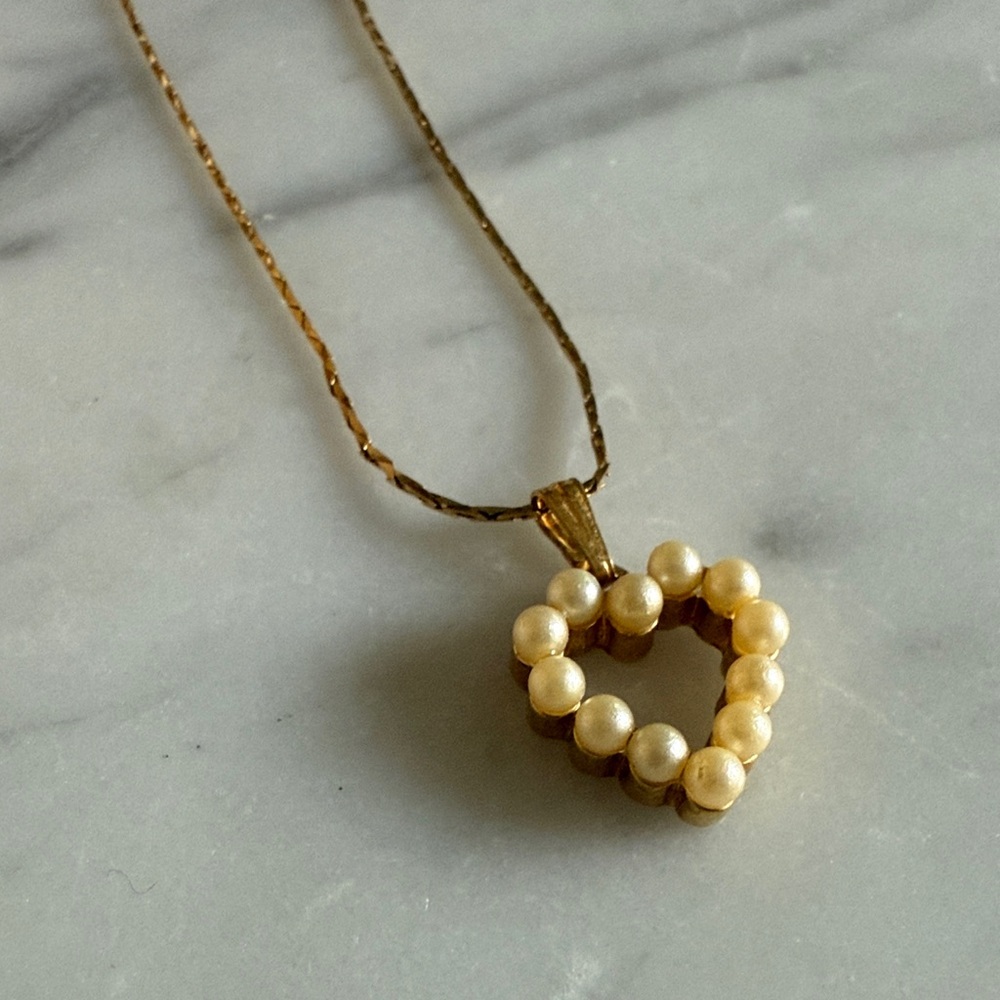 Gold vintage Heart Pearl Necklace